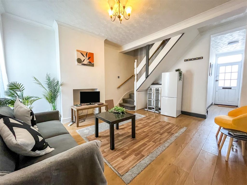 Property photo 2 of 7