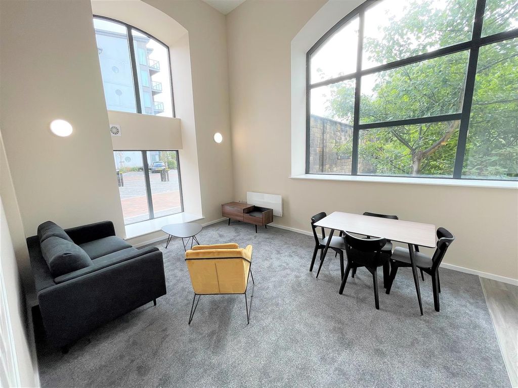 Property photo 1 of 25