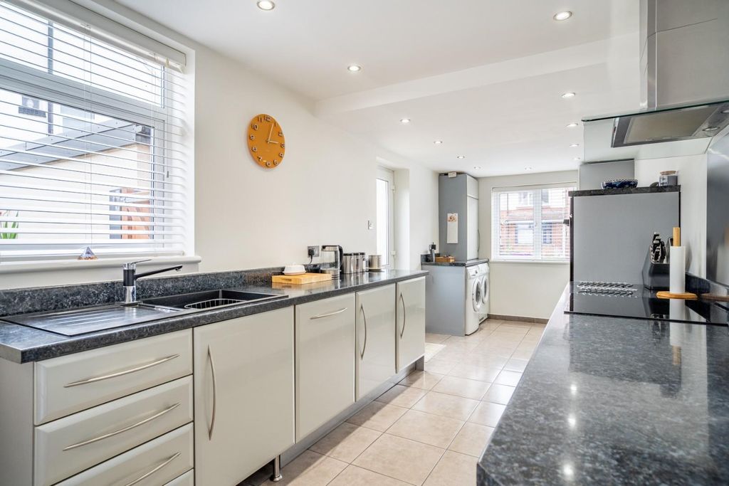 Property photo 3 of 20 Thl-14.Jpg
