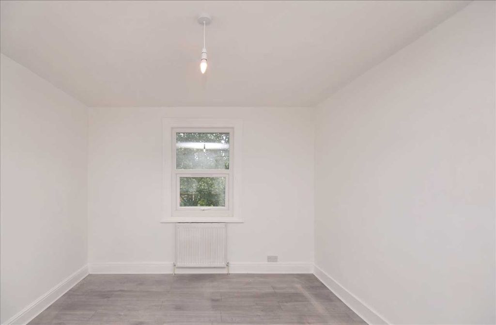 Property photo 2 of 3