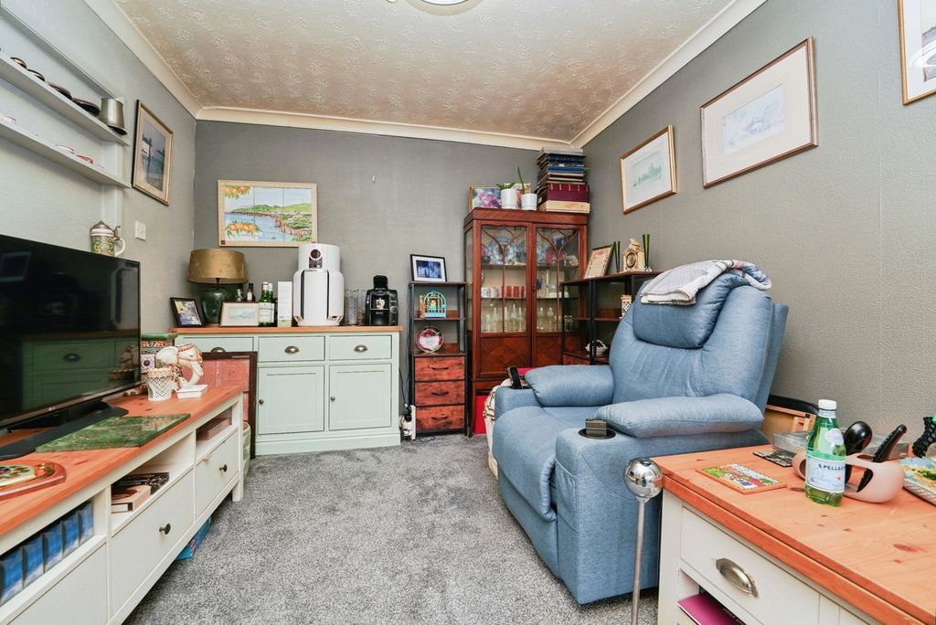 Property photo 3 of 15 Pbox-Img.Jpg