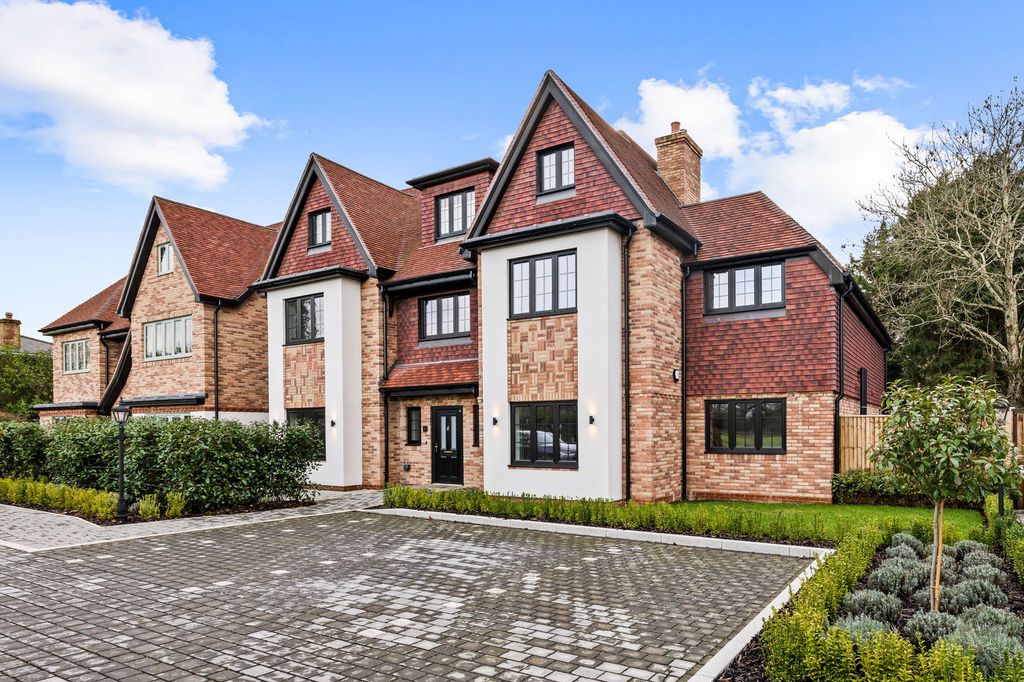 Property photo 2 of 37