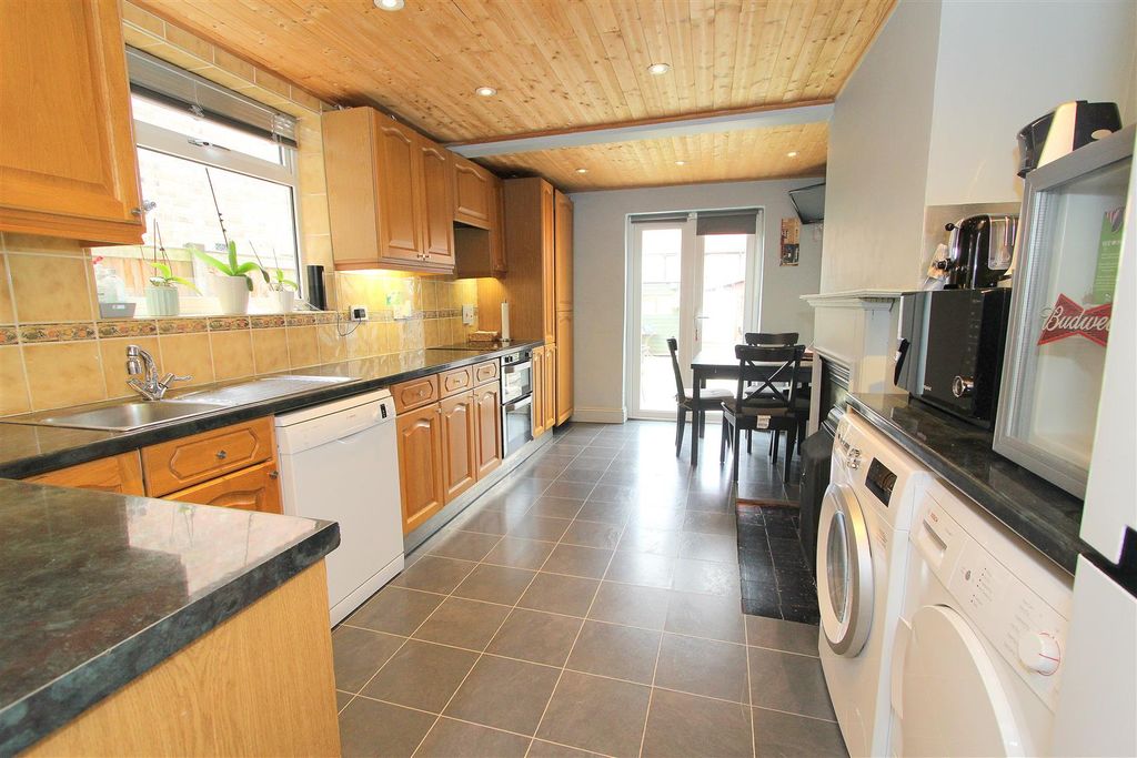 Property photo 3 of 16 Kit.Jpg