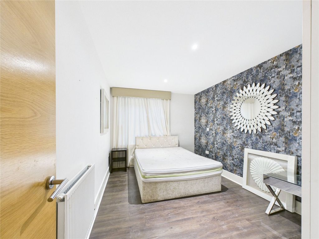 Property photo 3 of 6 Picture No. 02