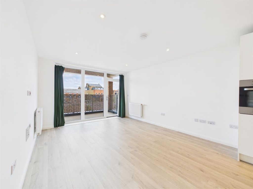 Property photo 2 of 7 Cam02664G0-Pr0129-Still002.Jpg