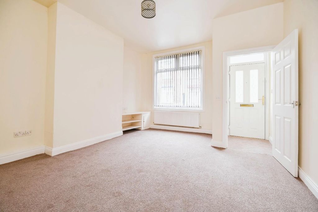 Property photo 2 of 10 Living Room