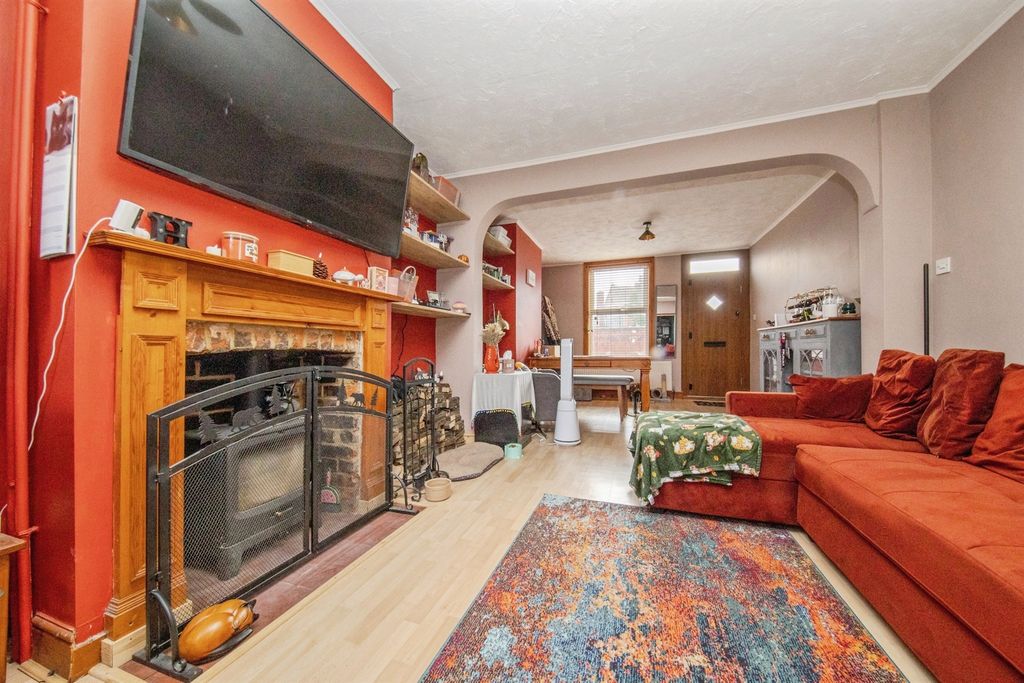 Property photo 3 of 14