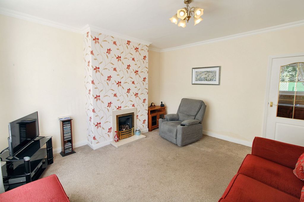 Property photo 2 of 7