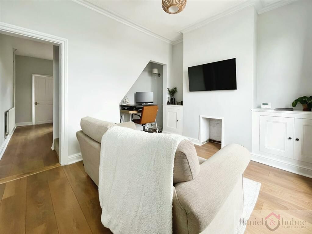 Property photo 2 of 12 220589_33121260_Img_04_0000.Jpeg