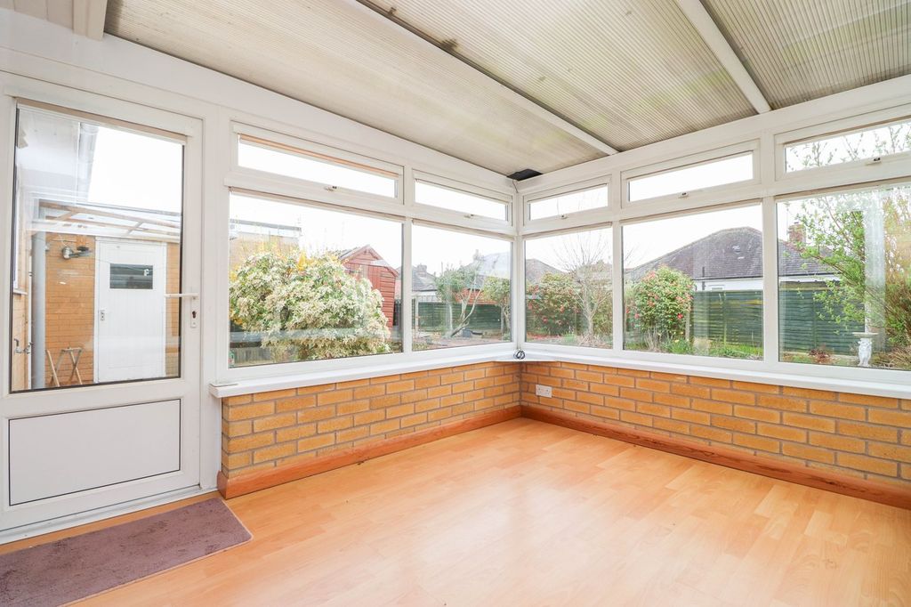 Property photo 3 of 14 Conservatory