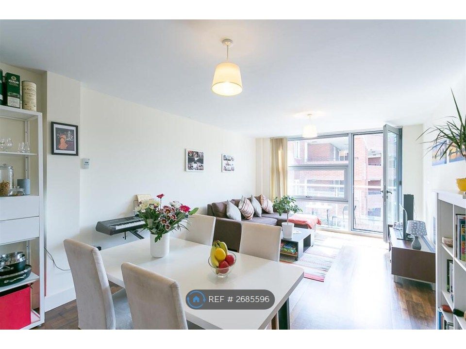 Property photo 2 of 9 Spacious Open-Plan Living &amp; Dining Area