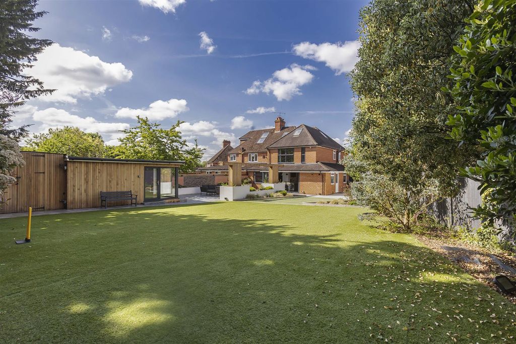 Property photo 1 of 37