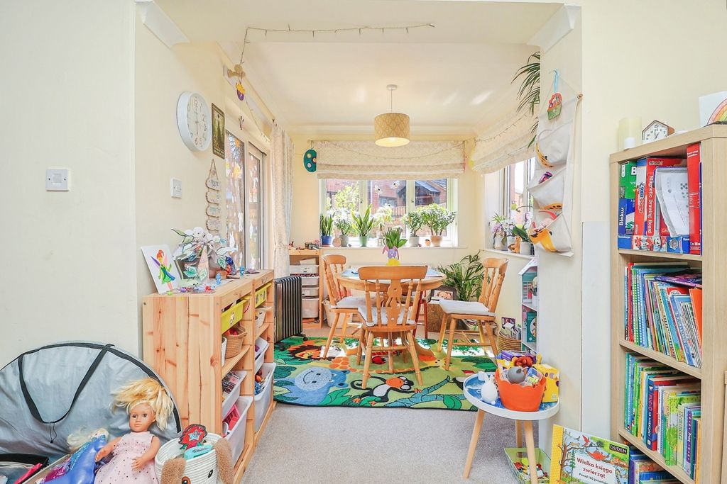 Property photo 3 of 17 Pbox-Img.Jpg