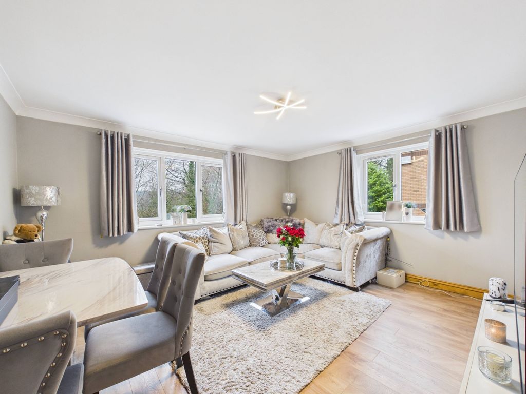 Property photo 2 of 16 Cam04789G0-Pr0033-Still014