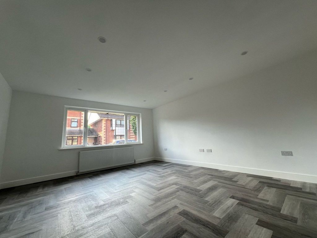 Property photo 3 of 23 Gallery