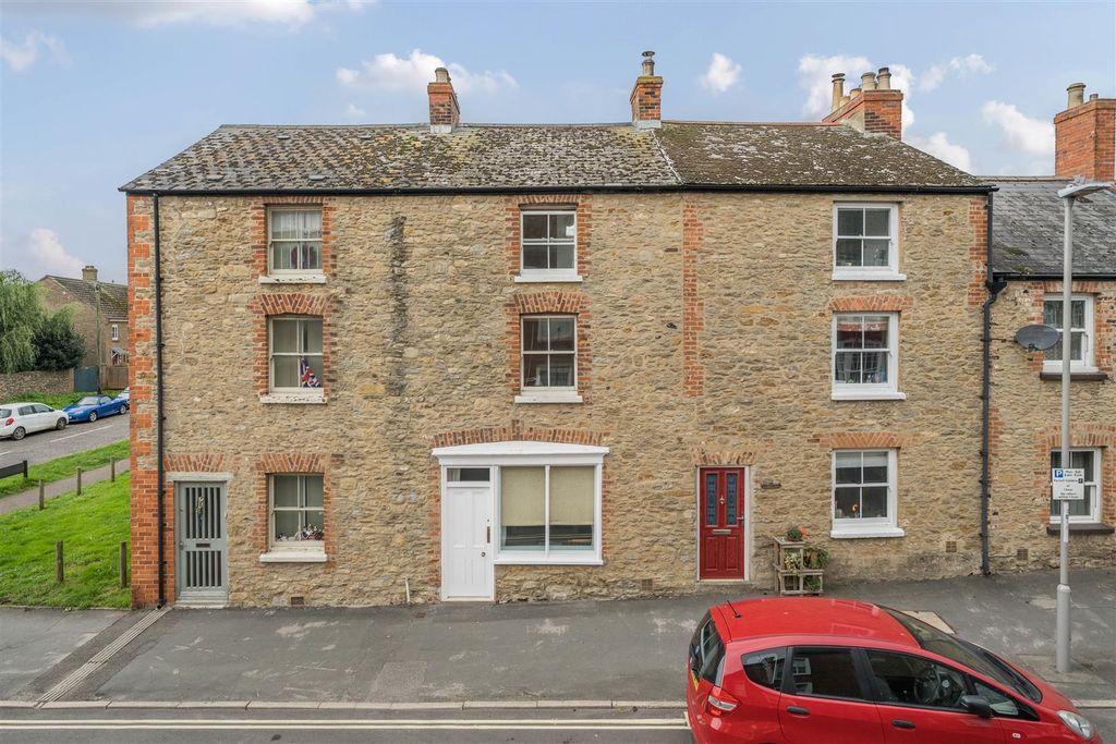 Property photo 1 of 10