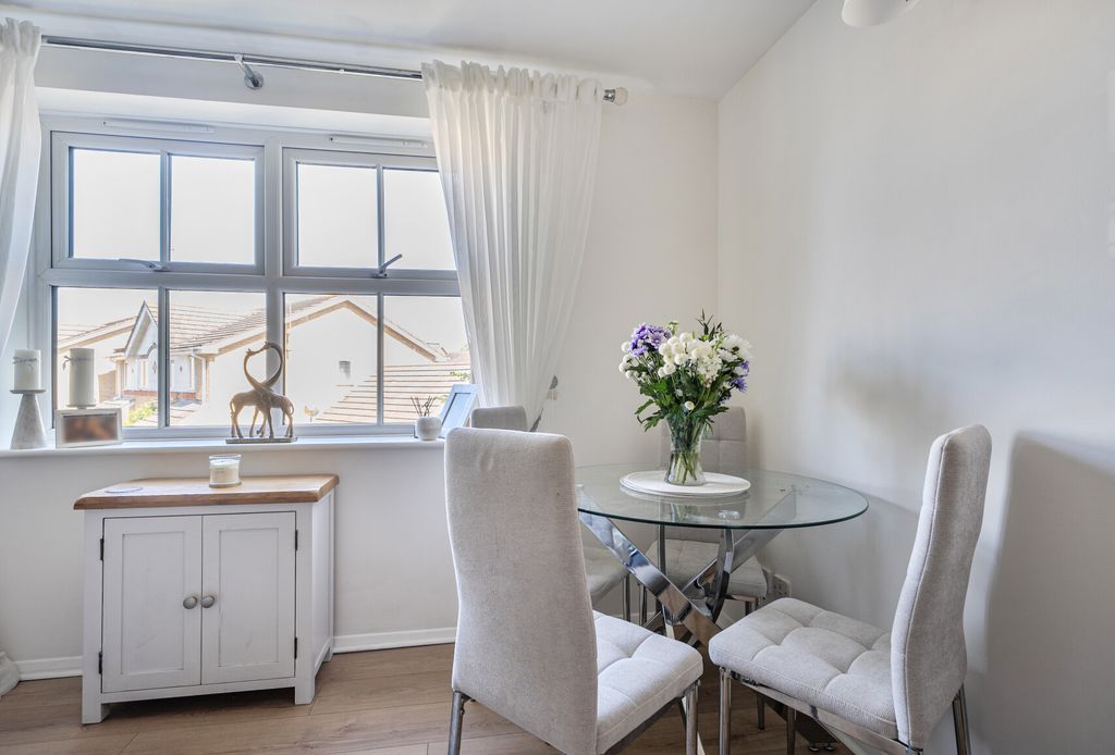 Property photo 3 of 13 1452710-4-69Ef408...