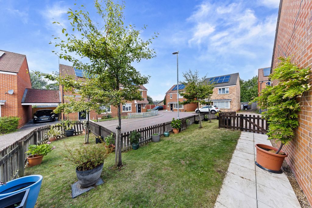 Property photo 3 of 33