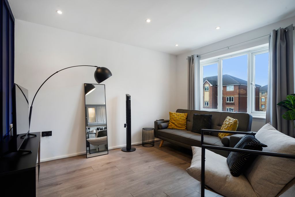 Property photo 1 of 15 Two Bedroom Flat For Sale
