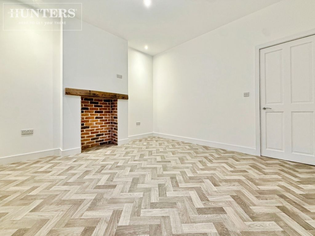 Property photo 2 of 15 Pbox-Img.Jpg