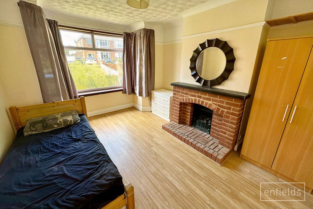 Property photo 3 of 21