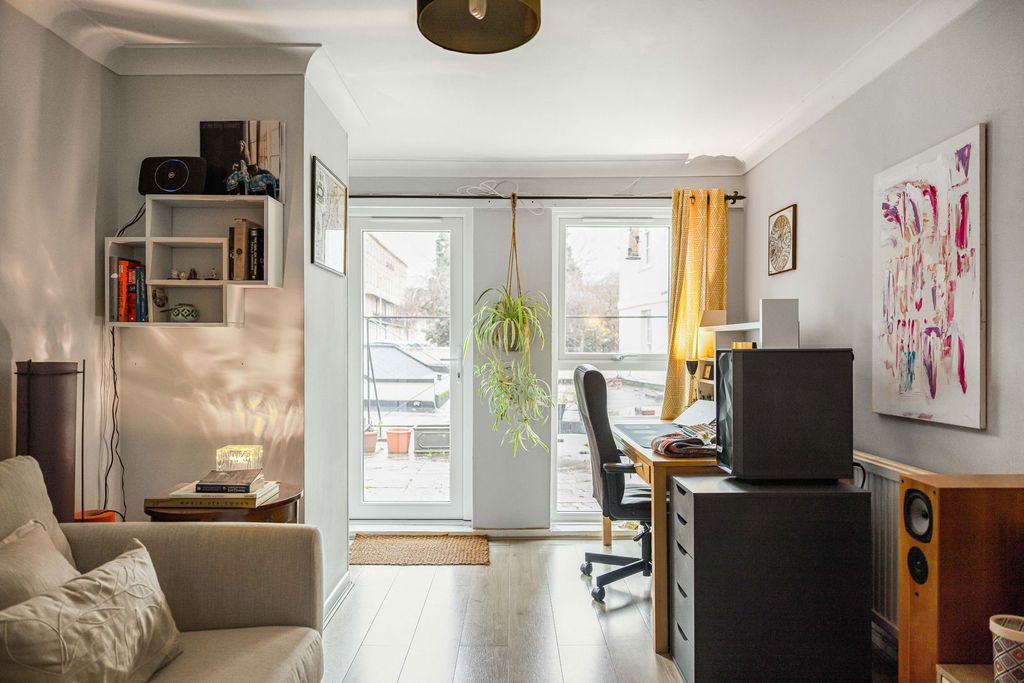 Property photo 3 of 14