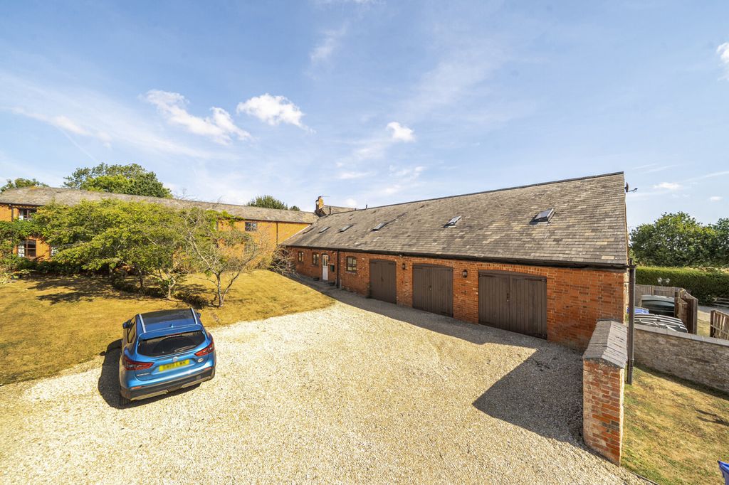 Property photo 2 of 31 External View