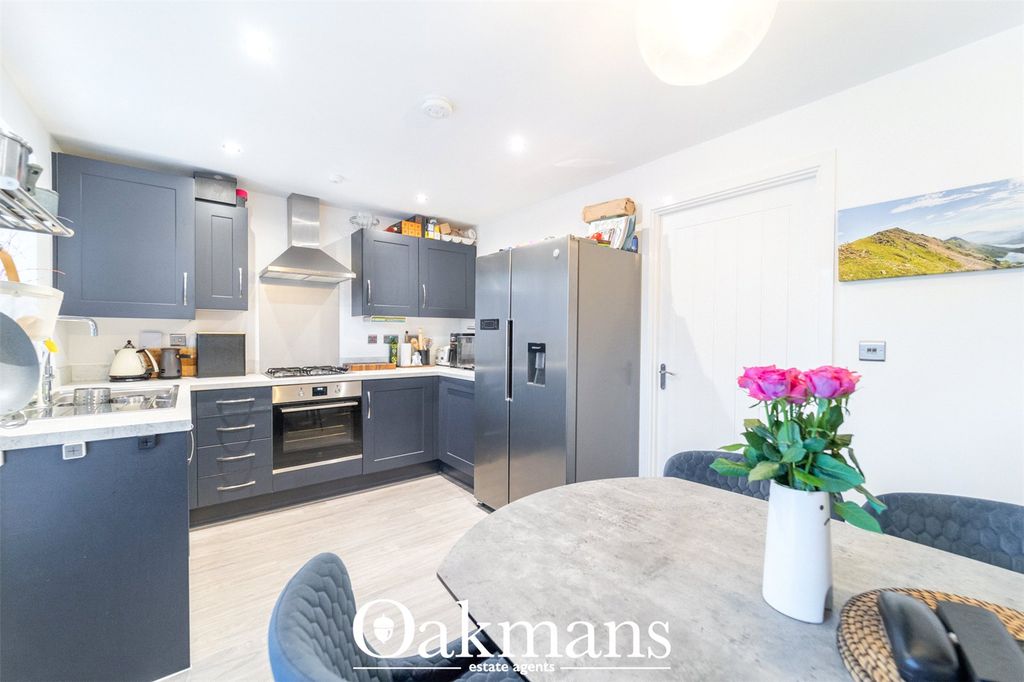 Property photo 2 of 21 Picture No. 12