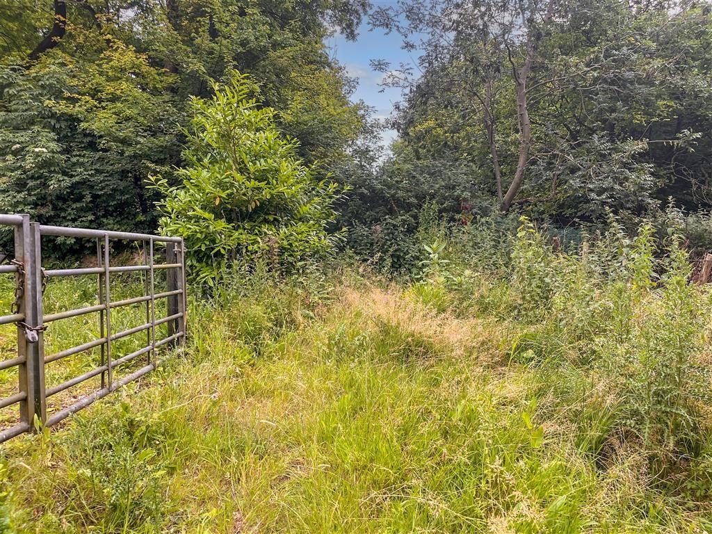 Property photo 2 of 6 Land (Gate)