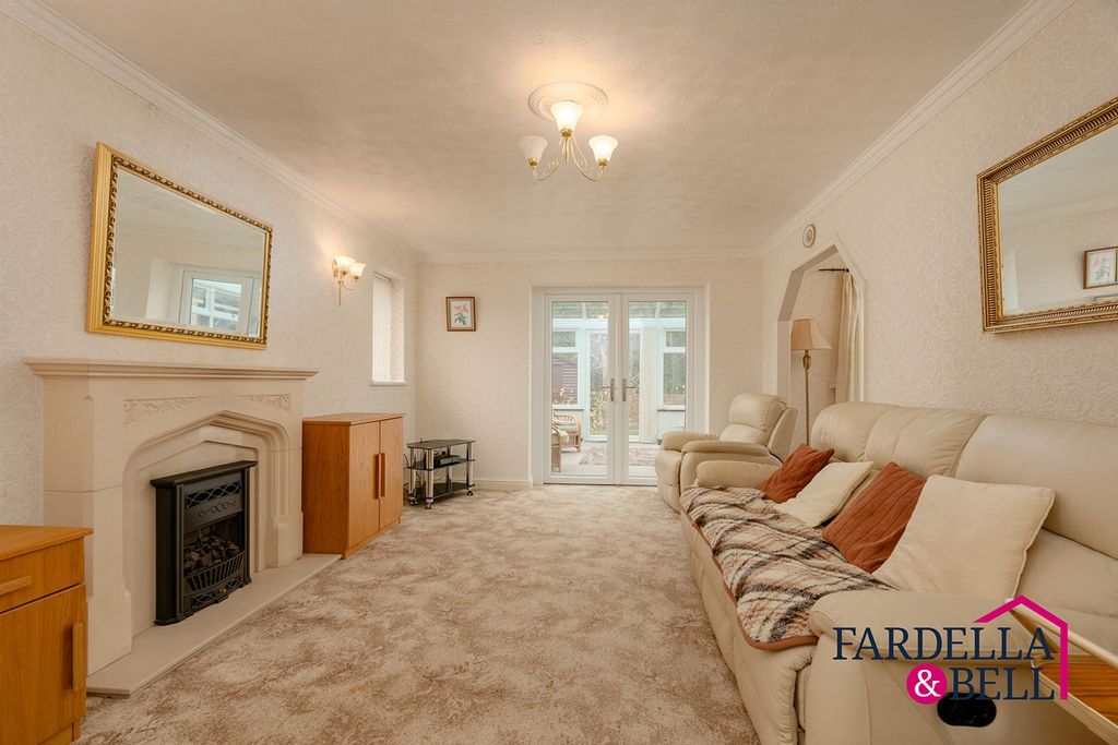 Property photo 2 of 23