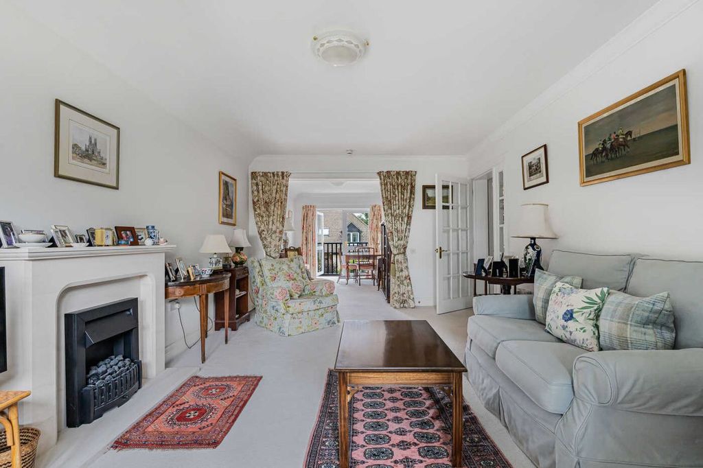 Property photo 2 of 19