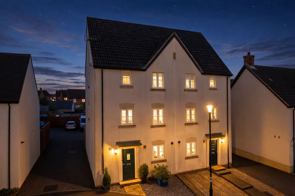 Property photo 1 of 16 Front Aspect