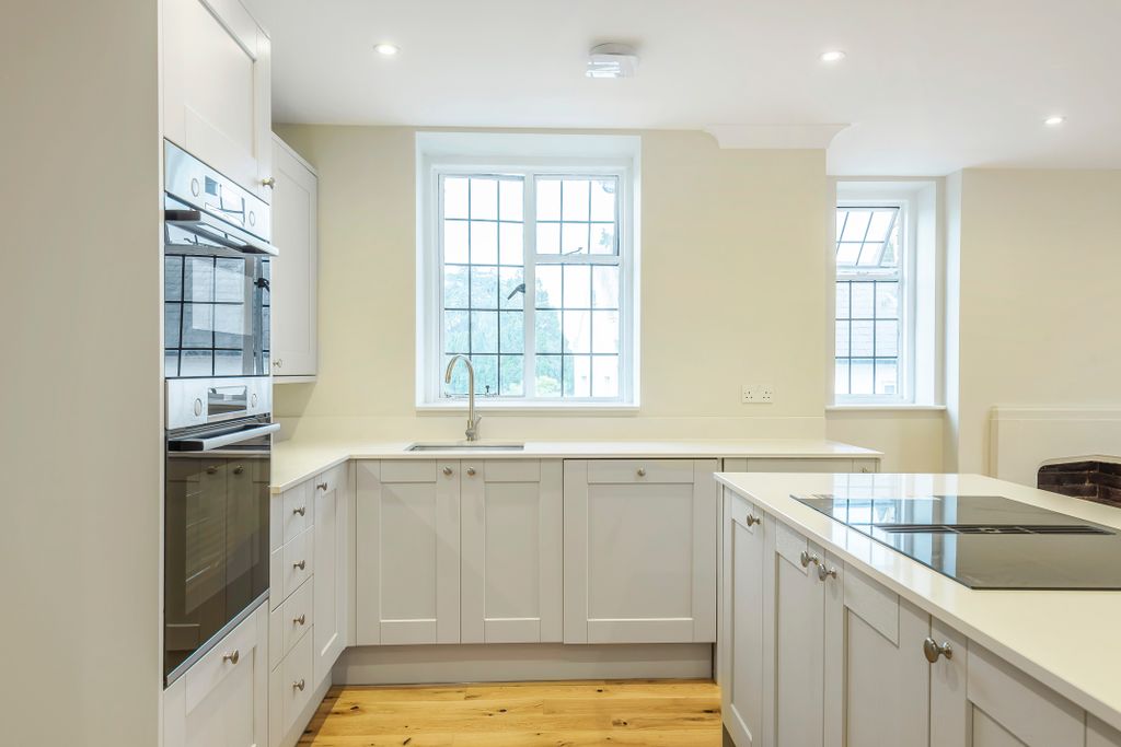 Property photo 3 of 8 Photo 12