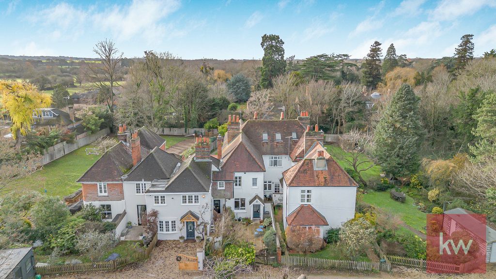 Property photo 2 of 35