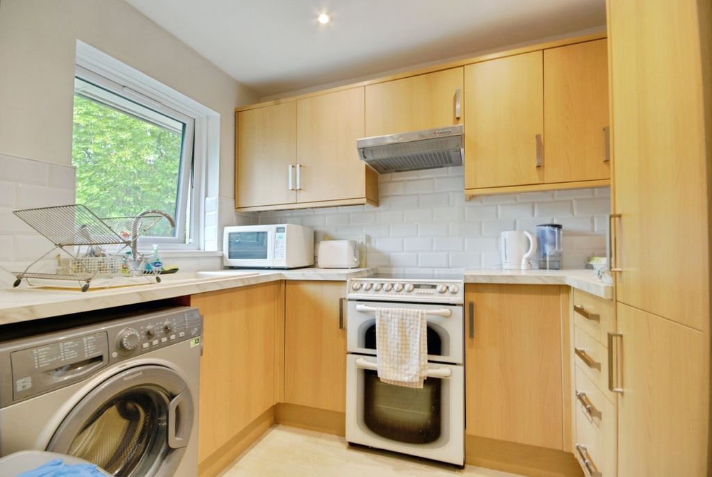 Property photo 3 of 6 Pbox-Img.Jpg
