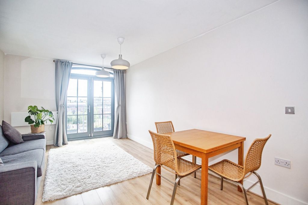 Property photo 3 of 14 Pbox-Img.Jpg
