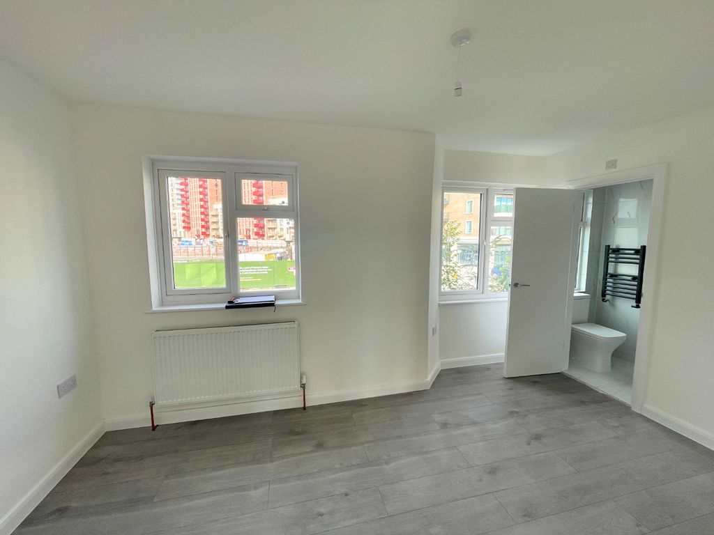 Property photo 2 of 13 4648452