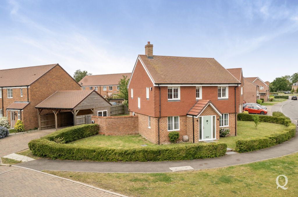 Property photo 1 of 42 8F91F1Df-c7cc-49A...