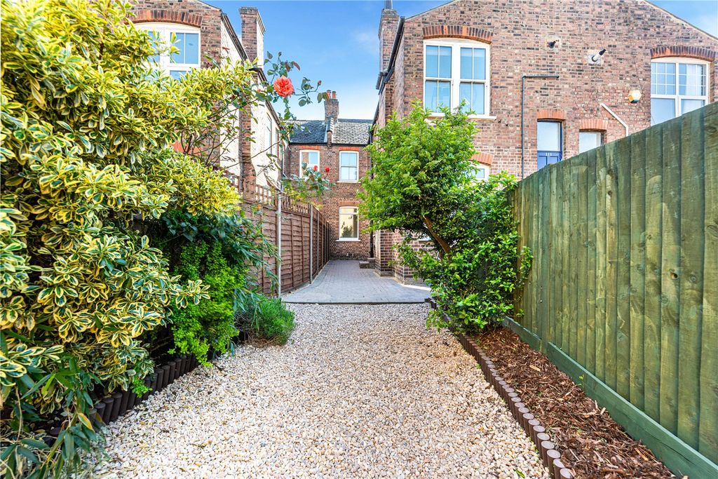 Property photo 3 of 13 Picture No. 01