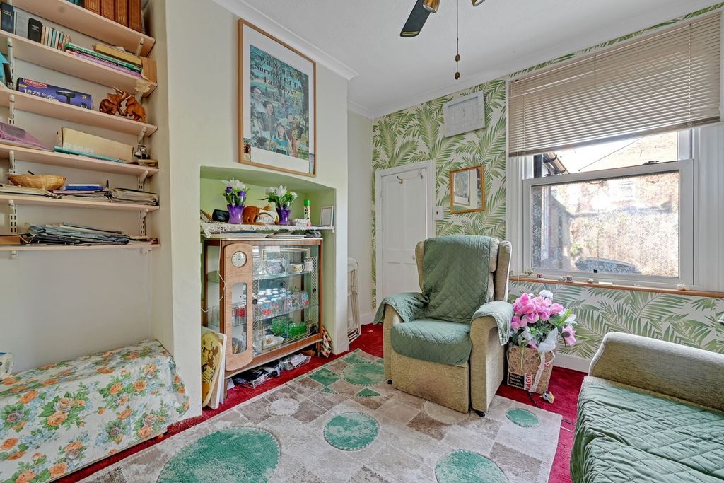 Property photo 2 of 13