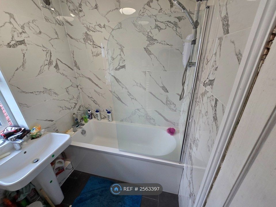 Property photo 3 of 11 Newly Fitted Bathroom