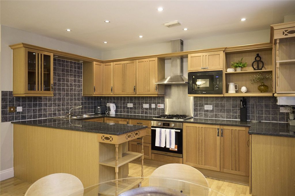 Property photo 3 of 13 Picture No. 16