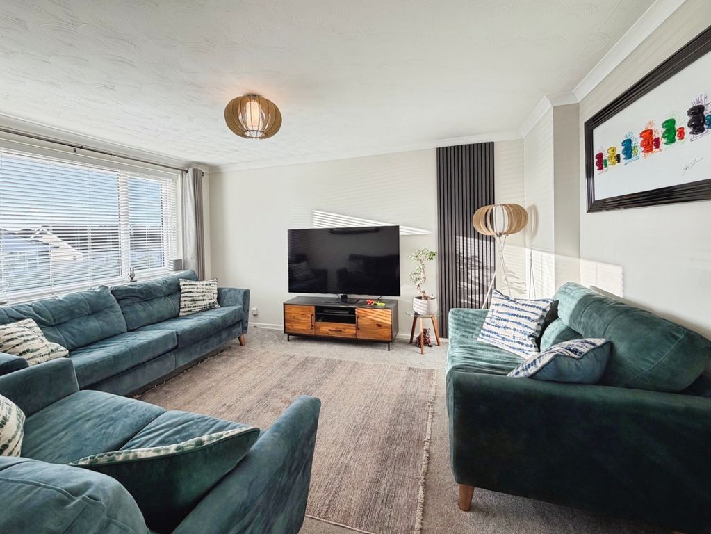 Property photo 3 of 17 55556610