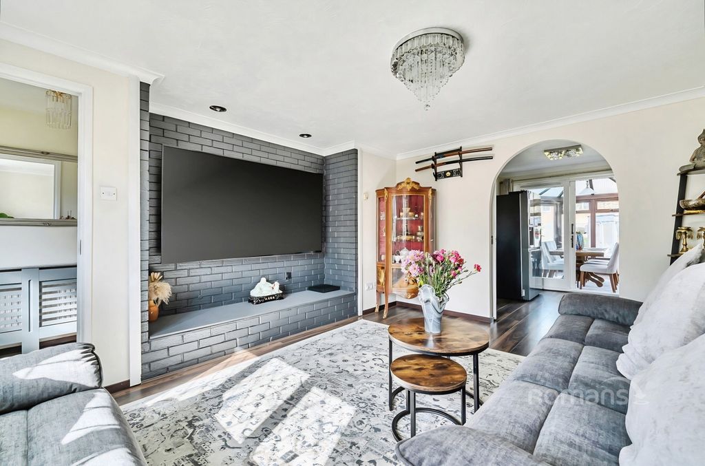 Property photo 3 of 16 Pbox-Img.Jpg