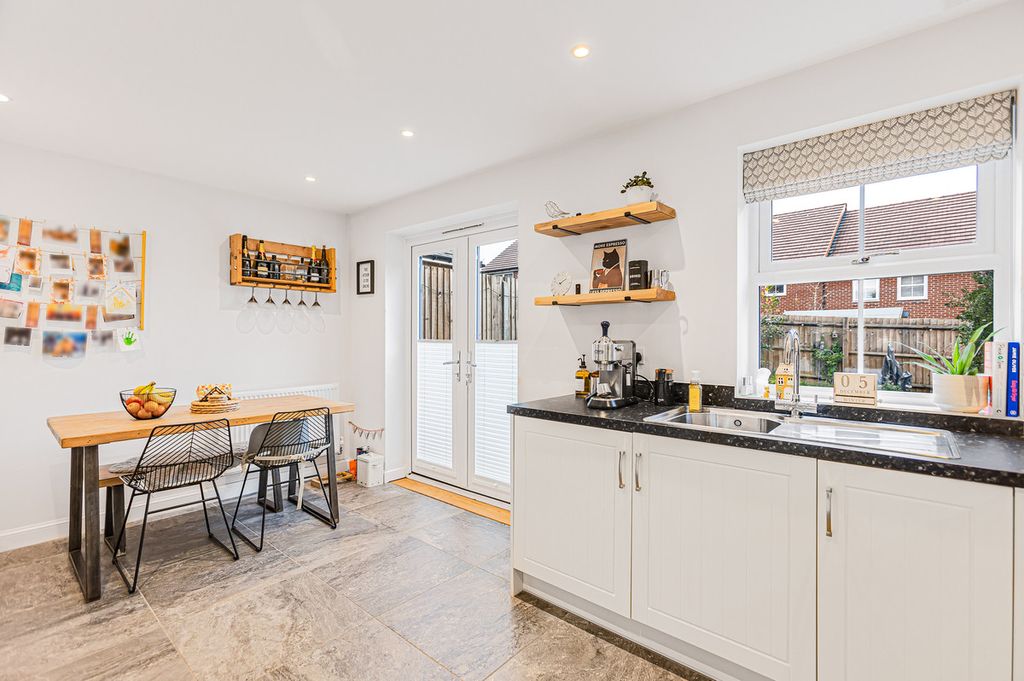 Property photo 3 of 26