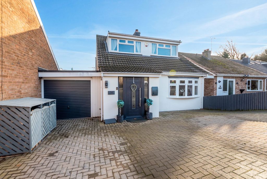 Property photo 1 of 32