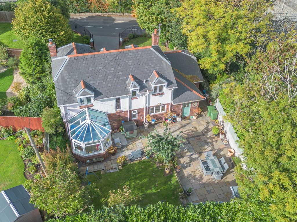 Property photo 2 of 24