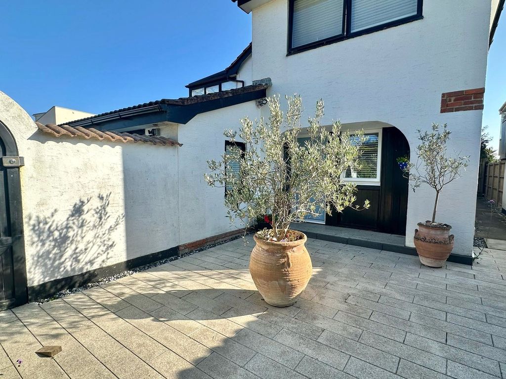 Property photo 3 of 39 Picture No. 49