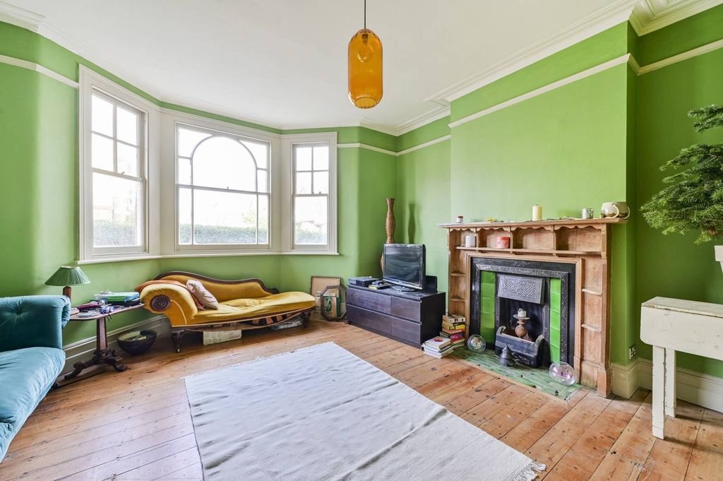 Property photo 2 of 6