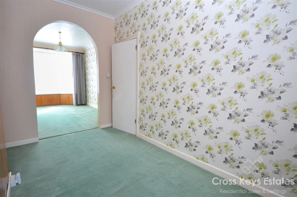 Property photo 3 of 15 Dining Room